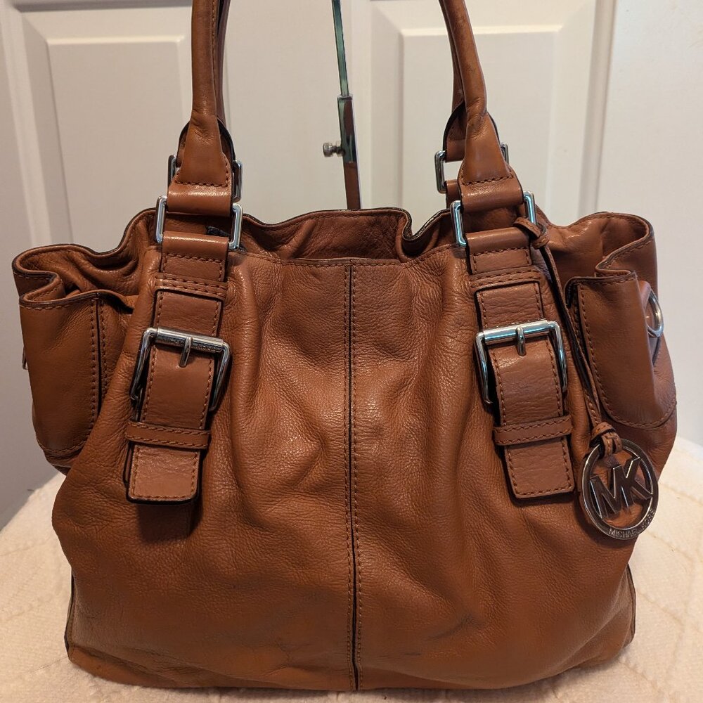 Michael Kors Shoulder Bag - Picture 2 of 15